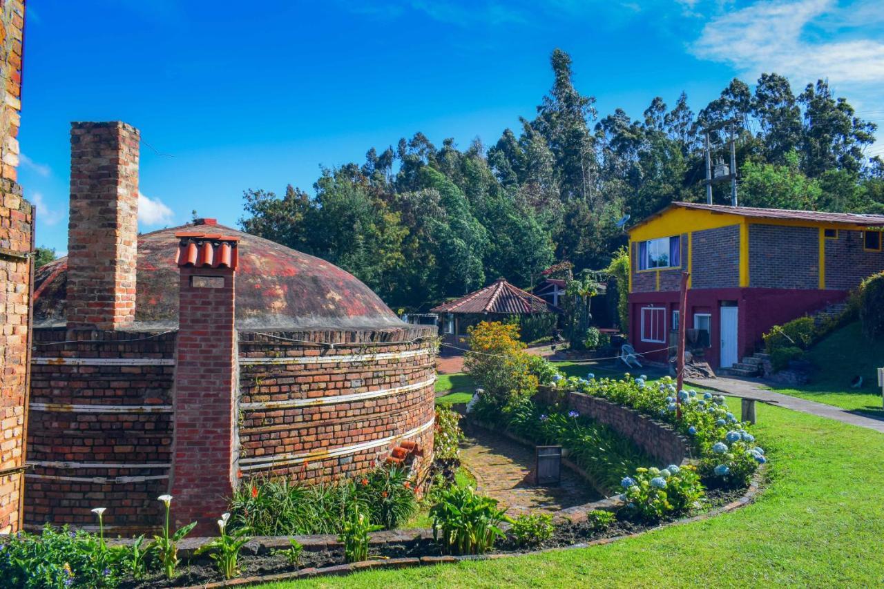 Villa Santa Helena 과타비타 외부 사진